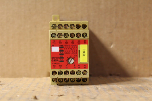 Omron G9SA-321-T15 Safety Relay Unit