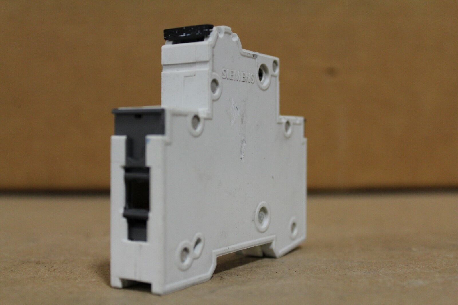 SIEMENS 5SY6106-6 CURCUIT BREAKER NEW NO BOX