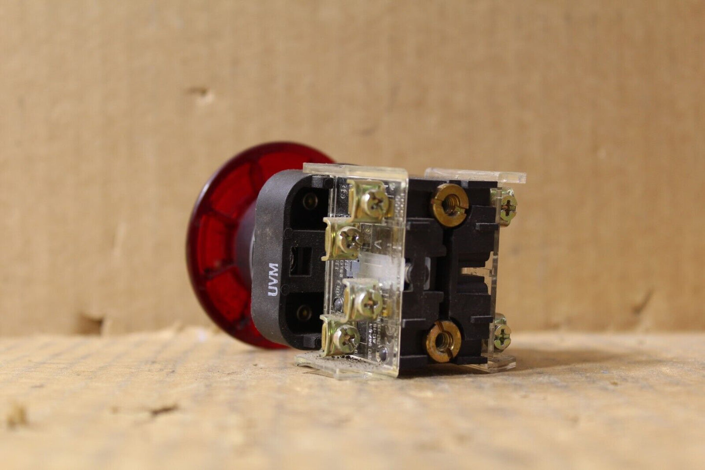 Allen-Bradley 800H-FRXTQH10RA1 Red E-Stop Button