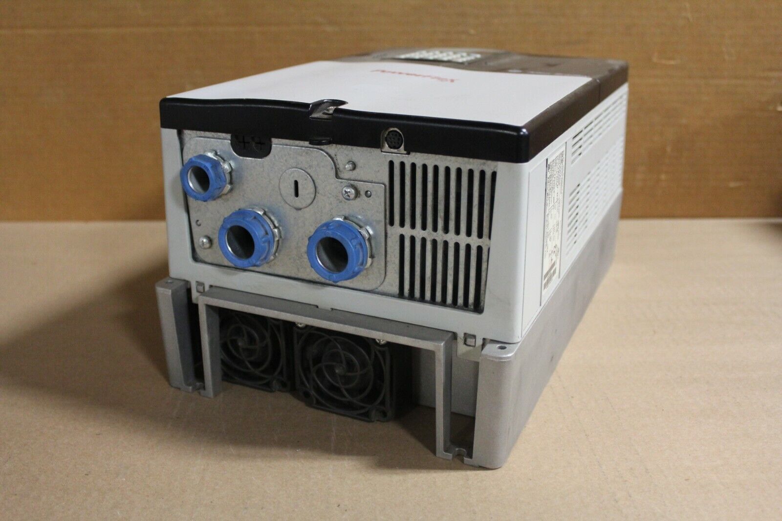 Allen Bradley PowerFlex 70 20AD034A3AYYAEC1 Drive
