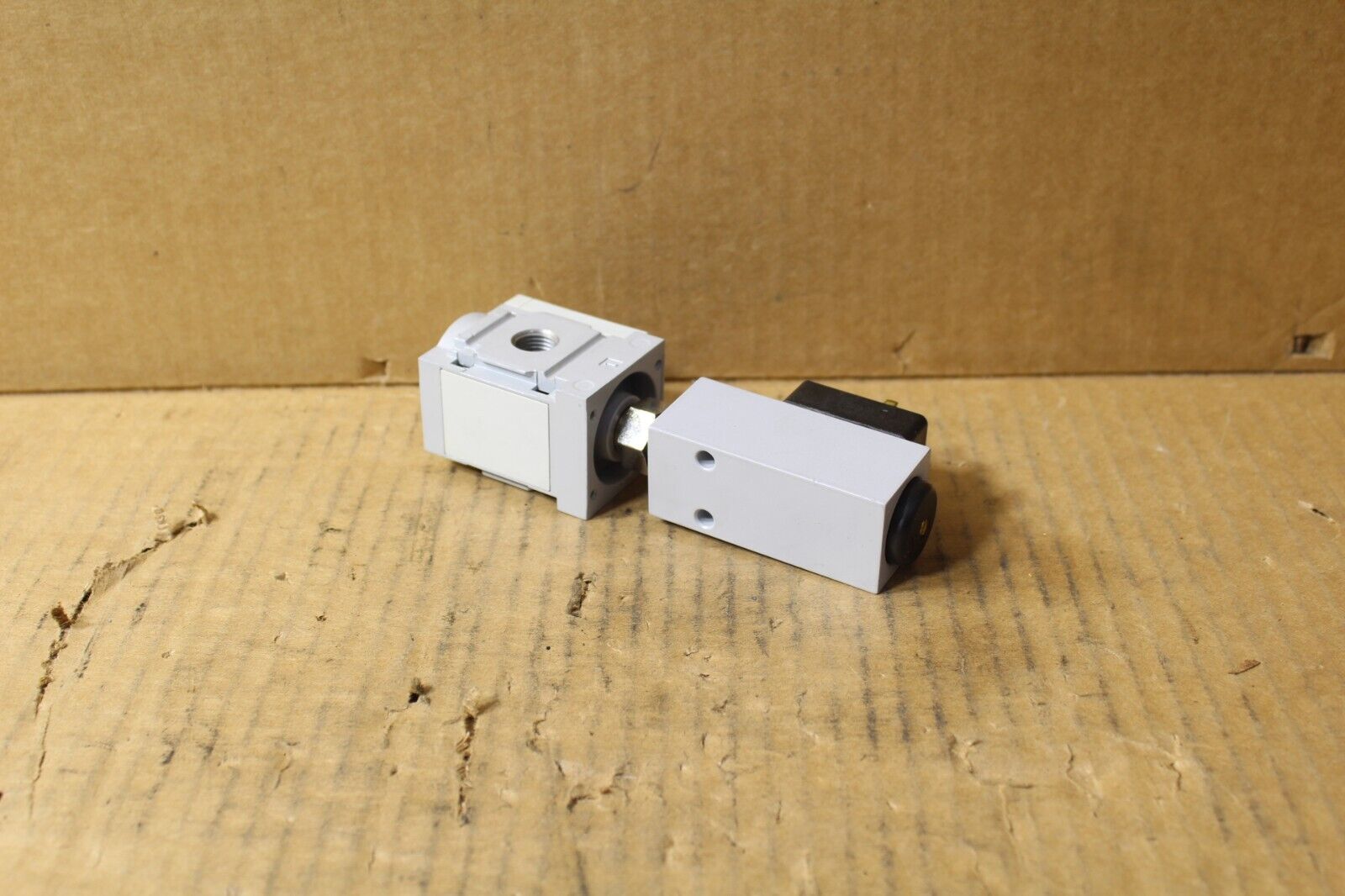 Festo MS4-FRM-1/4-Y w/ PEV-1/4-B-OD Branch Module Pressure Switch