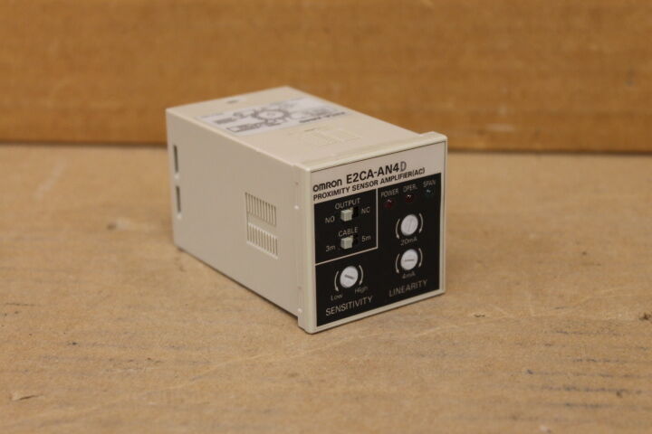 OMRON E2CA-AN4D SENSOR AMPLIFIER