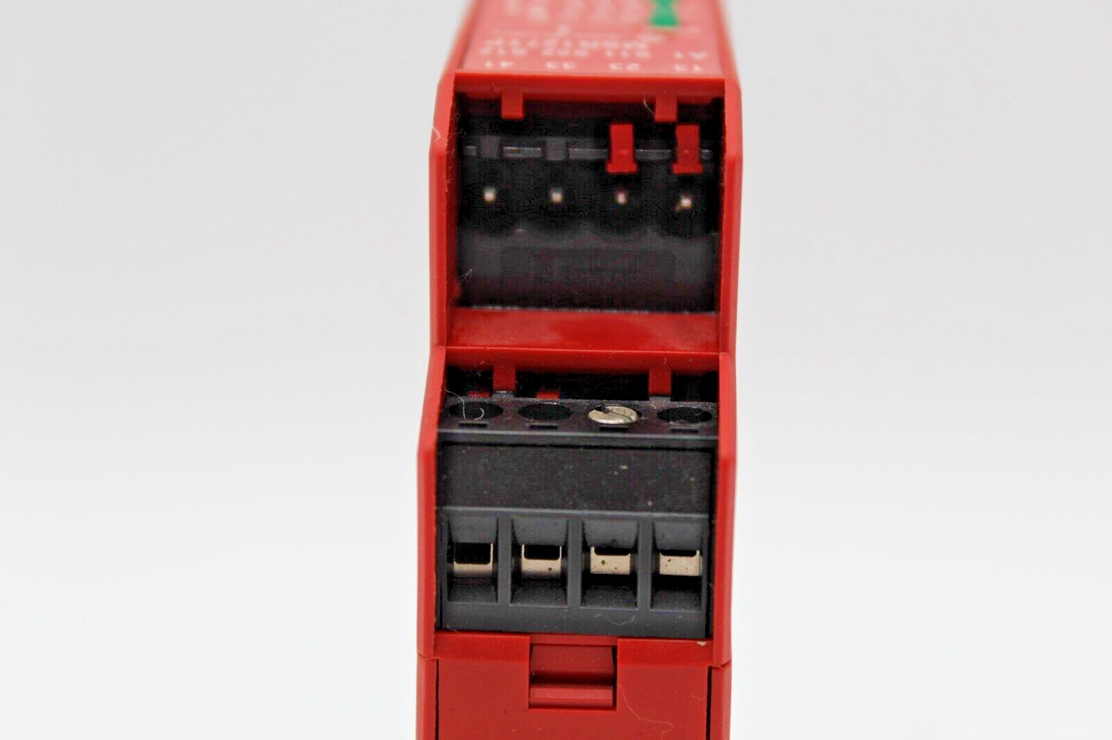 Allen-Bradley 440R-N23132 Safety Relay (Missing ONE Wire Harness)