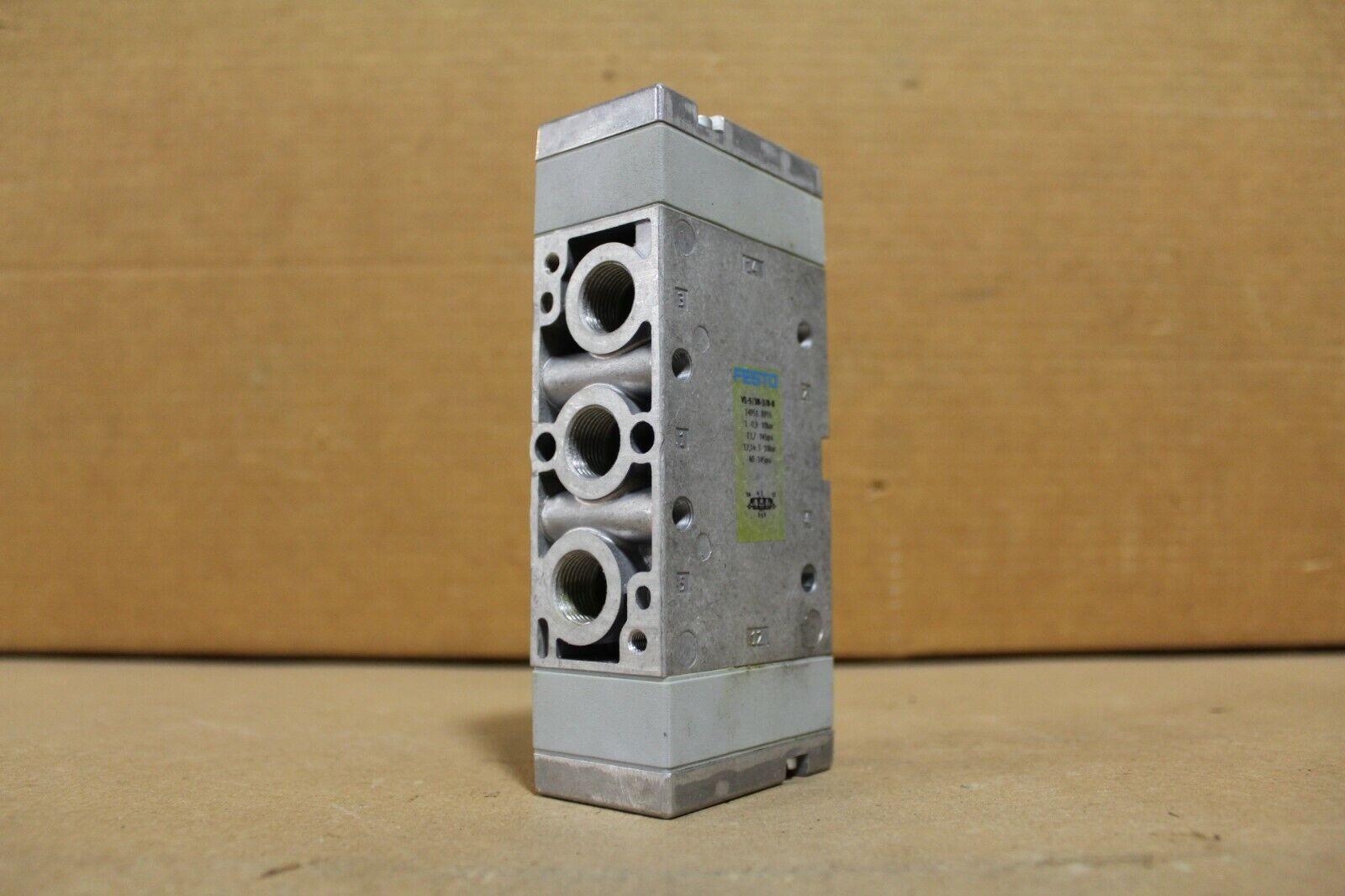 FESTO VL-5/3B-3/8-B PNEUMATIC VALVE