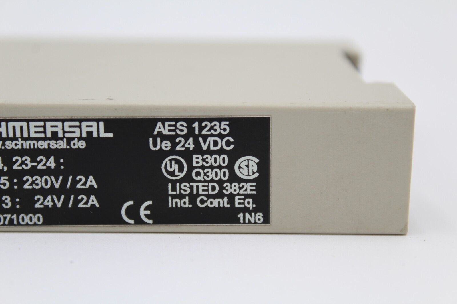 Schmersal AES 1235 Ue 24 VDC Safety Relay