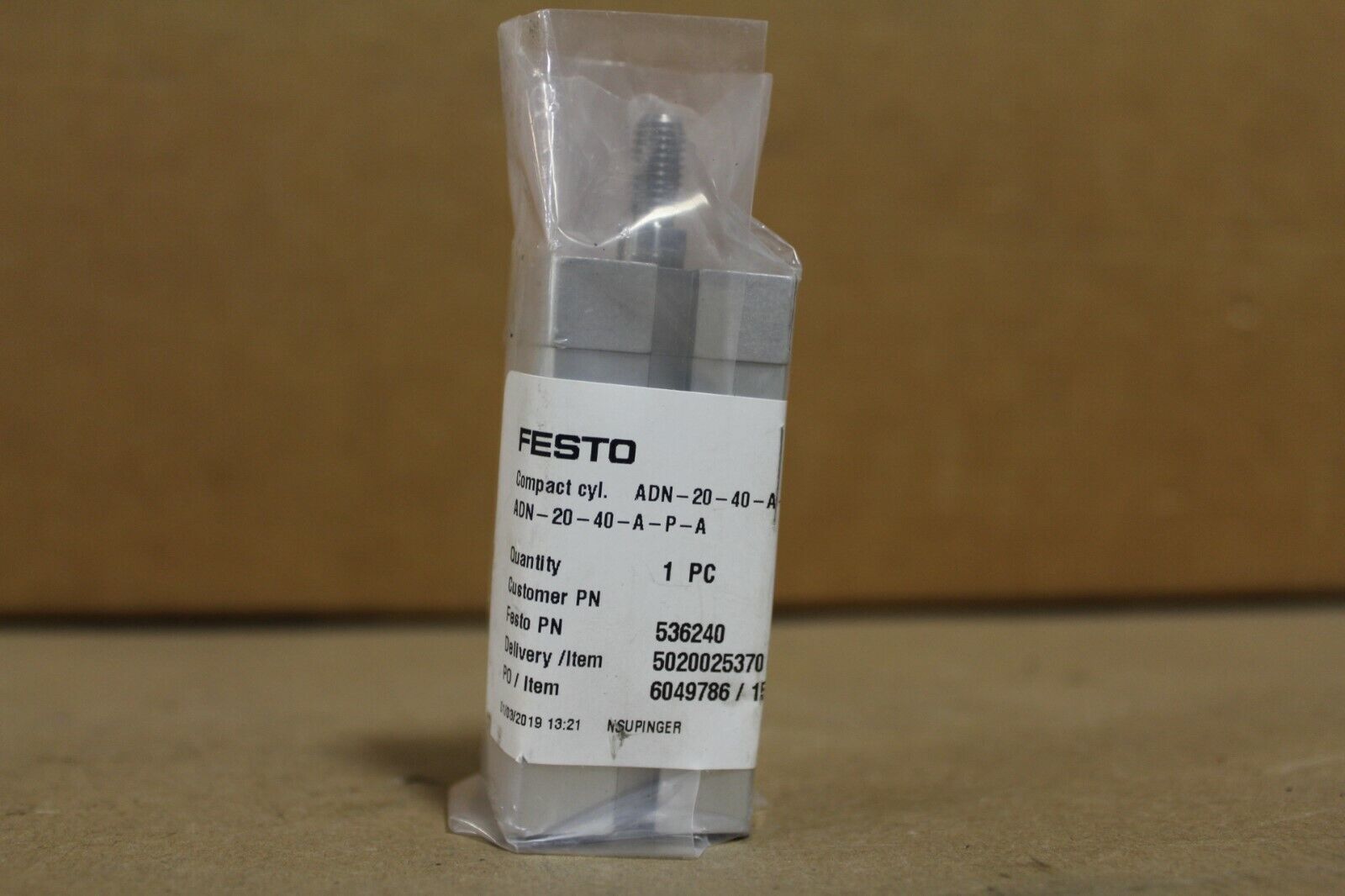 FESTO ADN-20-40-A-P-A COMPACT CYLINDER