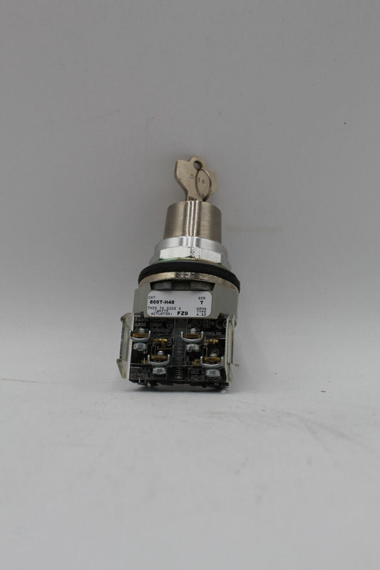 Allen-Bradley 800T-H48 2-Position Keyed Selector Switch