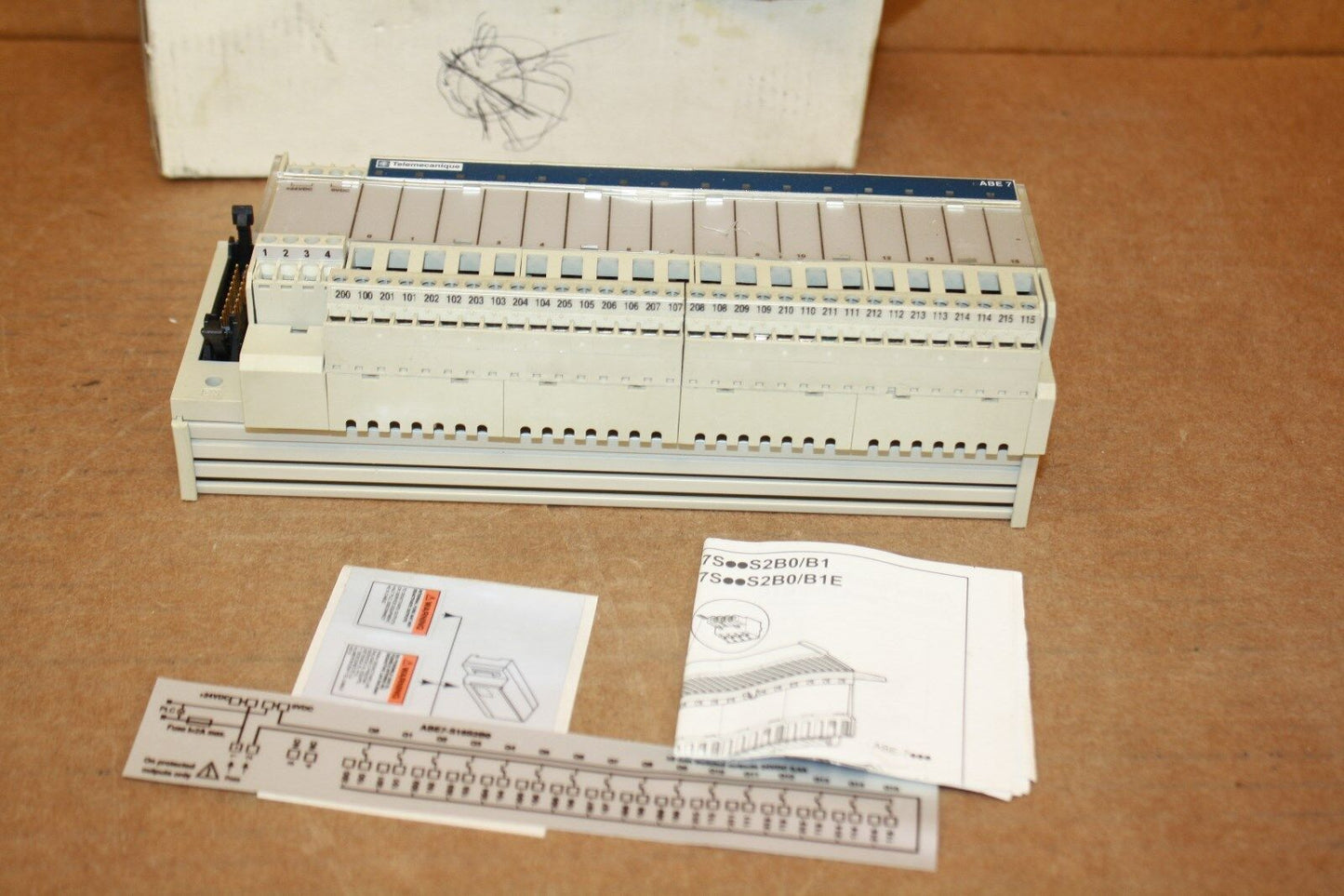 TELEMECANIQUE ABE7-S16S2B0 OUTPUT MODULE