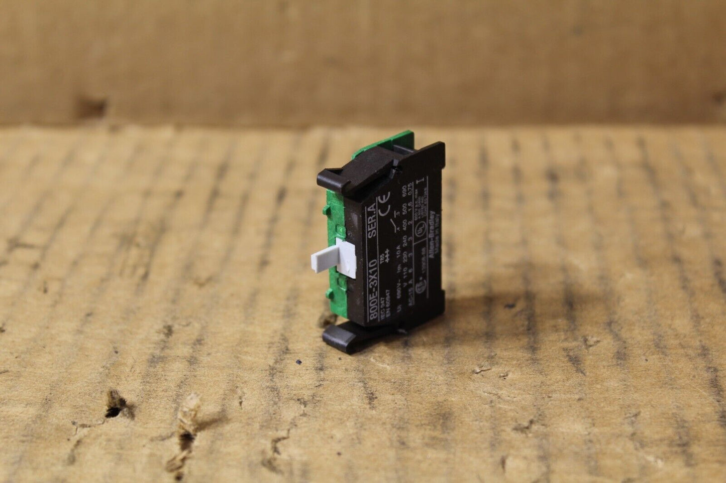 Allen-Bradley 800E-3X10 Contact Block
