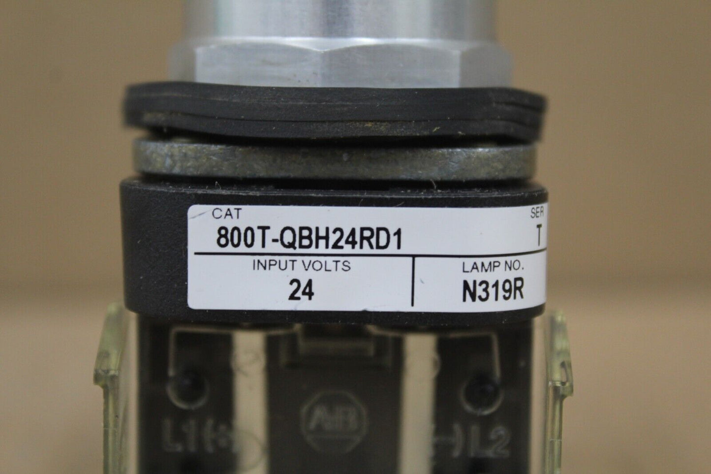 Allen Bradley 800T-QBH24RD1 Amber Push Button