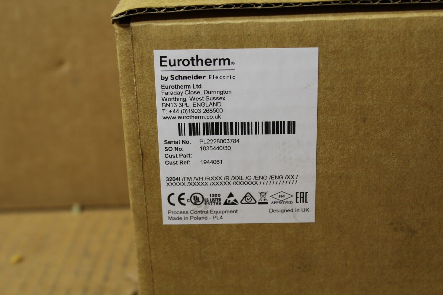 Eurotherm 3204I/FM/VH/RXXX/R/XXL/G/ENG/ENG/XX  Temperature Controller