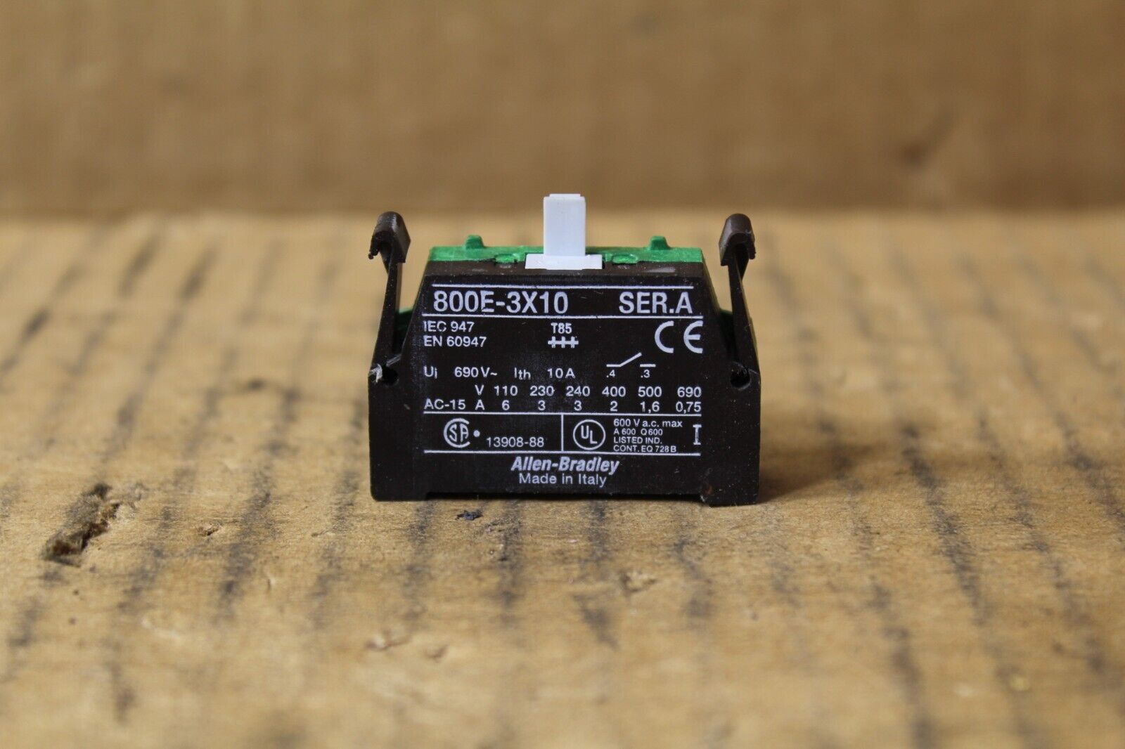 Allen-Bradley 800E-3X10 Contact Block
