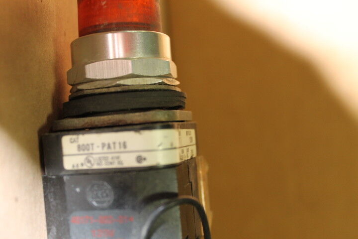 ALLEN-BRADLEY 800T-PAT16 AMBER PUSH BUTTON