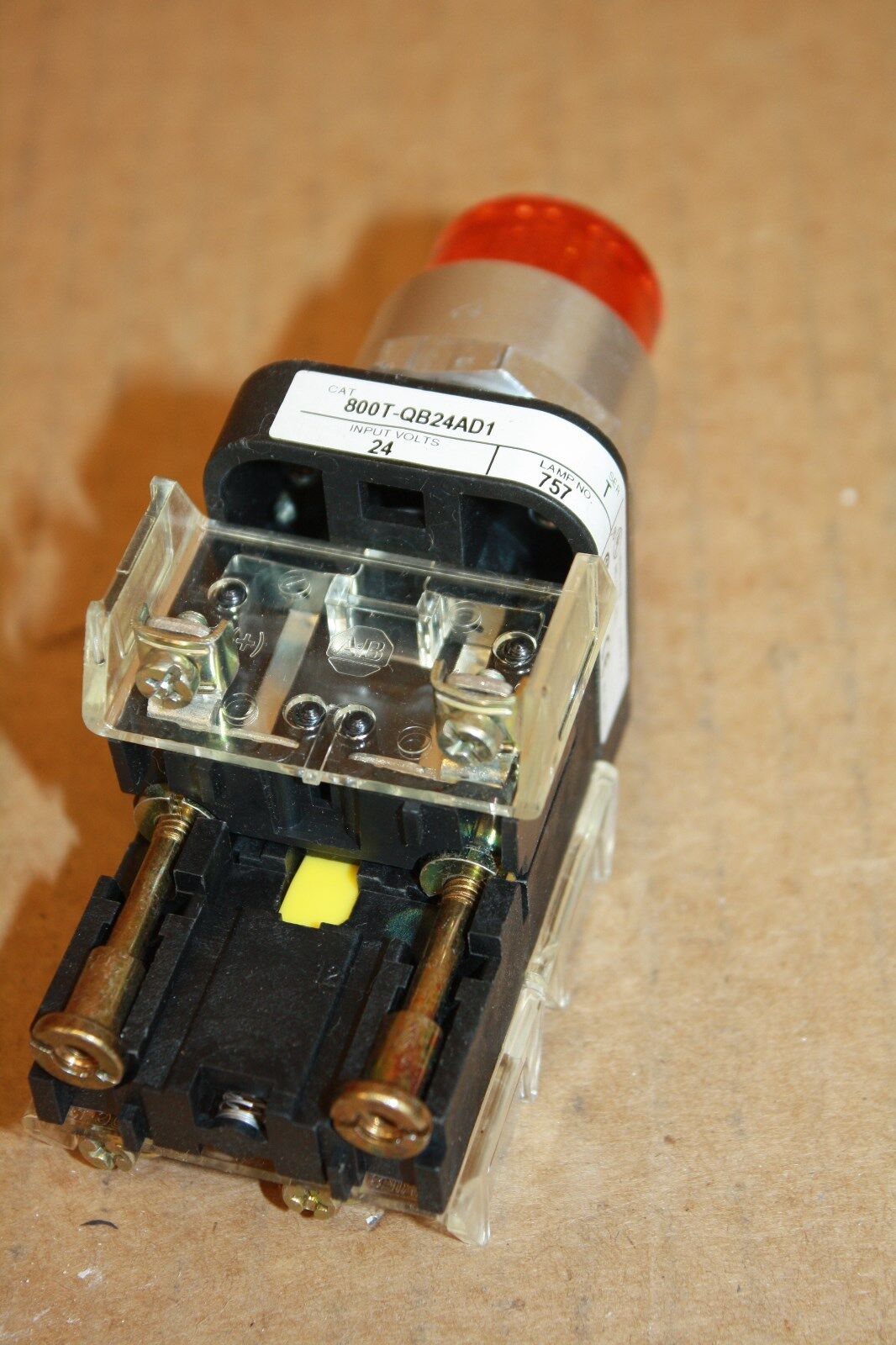 ALLEN BRADLEY 800T-QB24AD1 ORANGE PUSH BUTTON