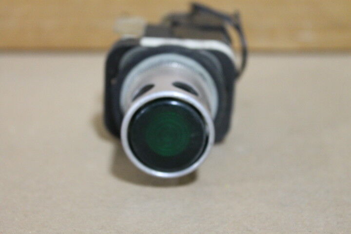 Allen-Bradley 800T-PBT16 Illuminated Push Button Green with 800T-N296 & Bezel