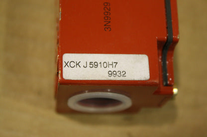 TELEMECANIQUE XCK-J-5910H7 SAFETY INTERLOCK