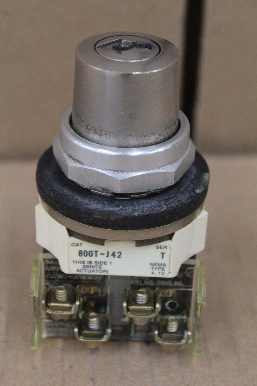 Allen Bradley 800T-J42 Key Switch