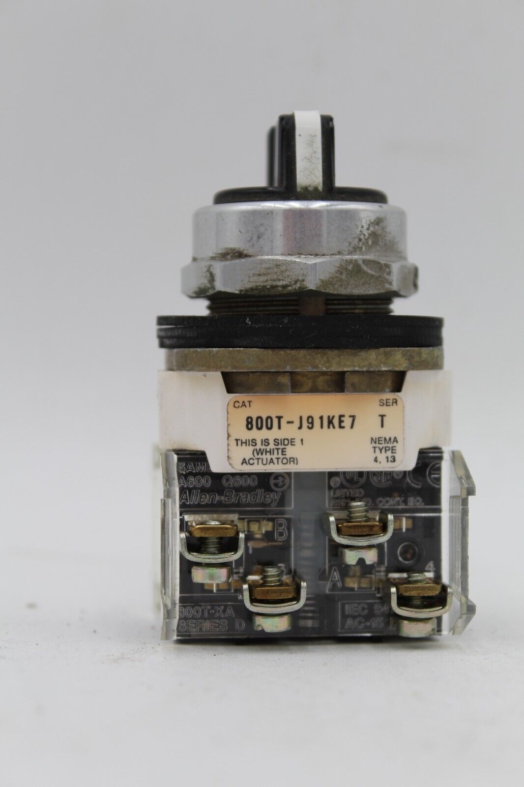 Allen-Bradley 800T-J91KE7 3-Position Selector Switch