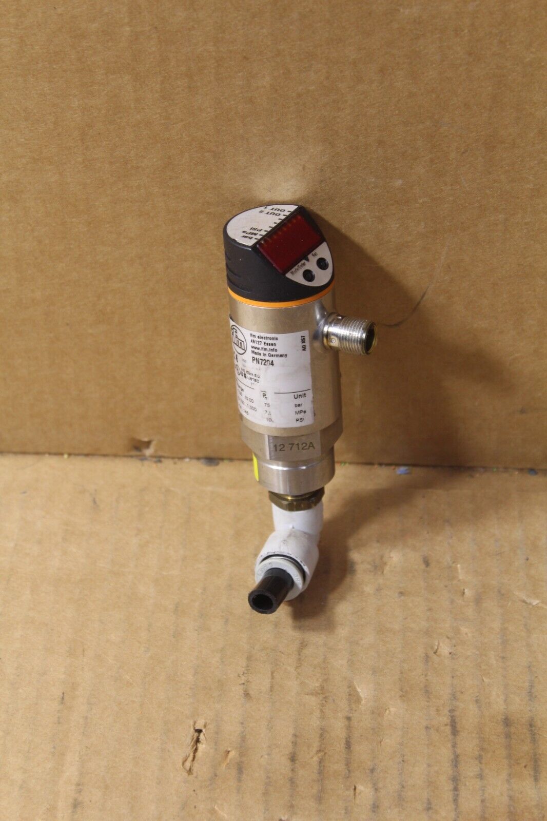 IFM Efector PN7204 Digital Pressure Sensor Switch