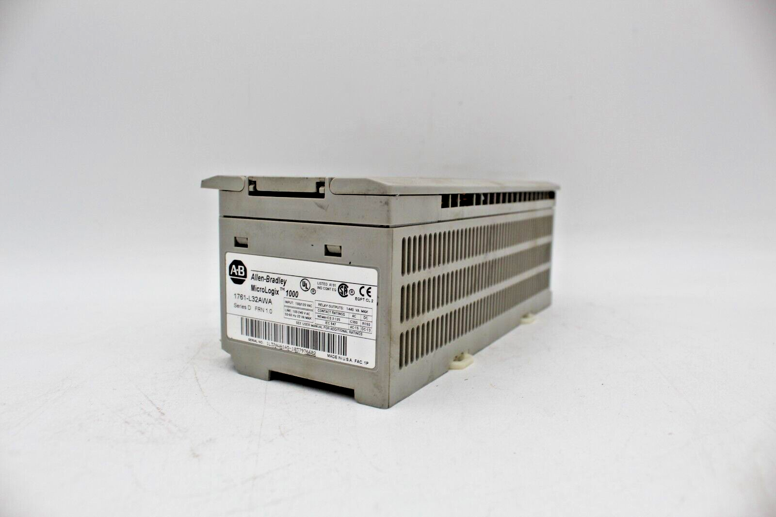 Allen-Bradley 1761-L32AWA MicroLogix 1000 Controller (Broken Corners)