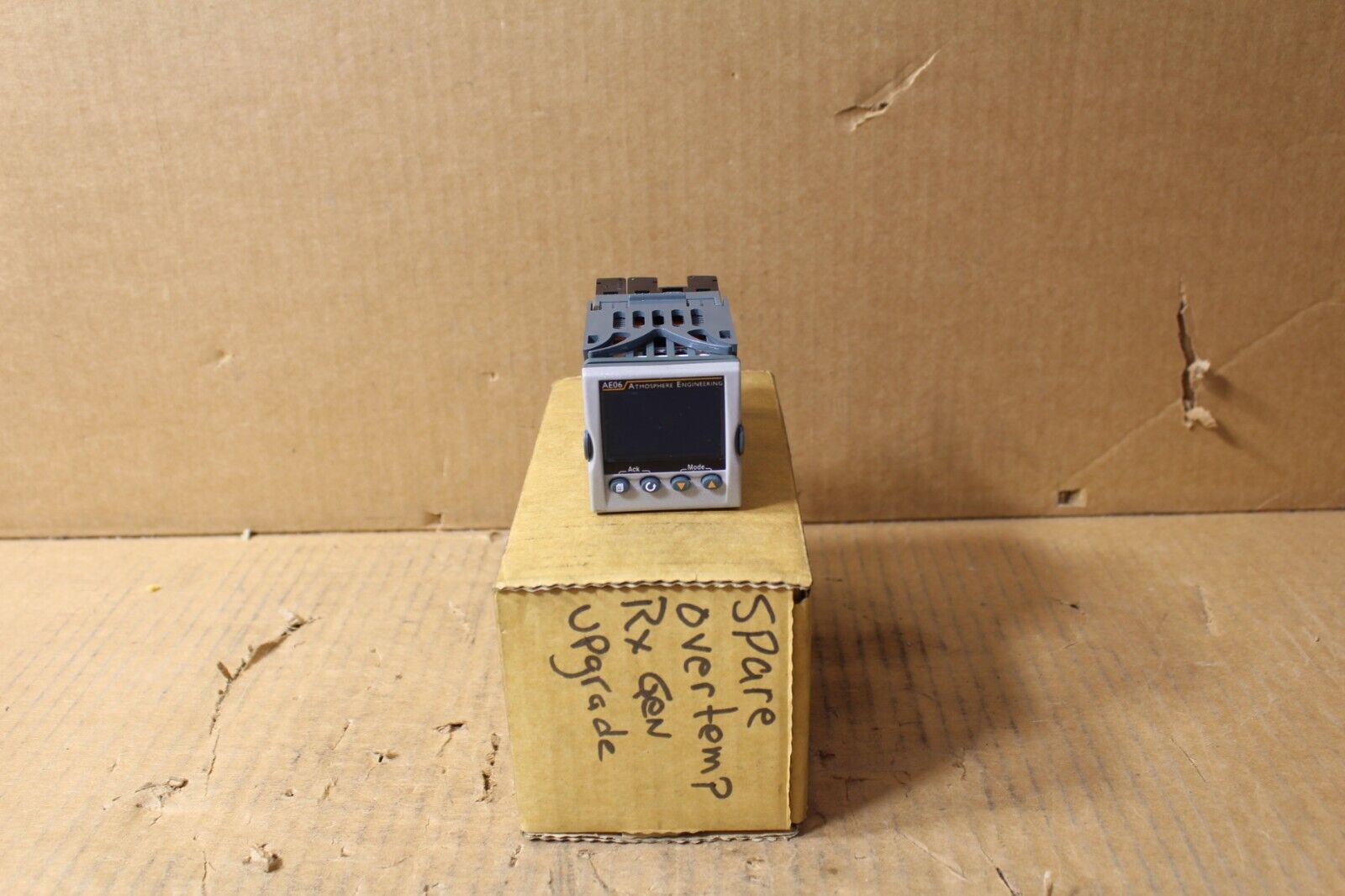 Eurotherm 3216I/FM/VH/RRXX/R/4XL/S/ENG/ENG F0956  Temperature Controller