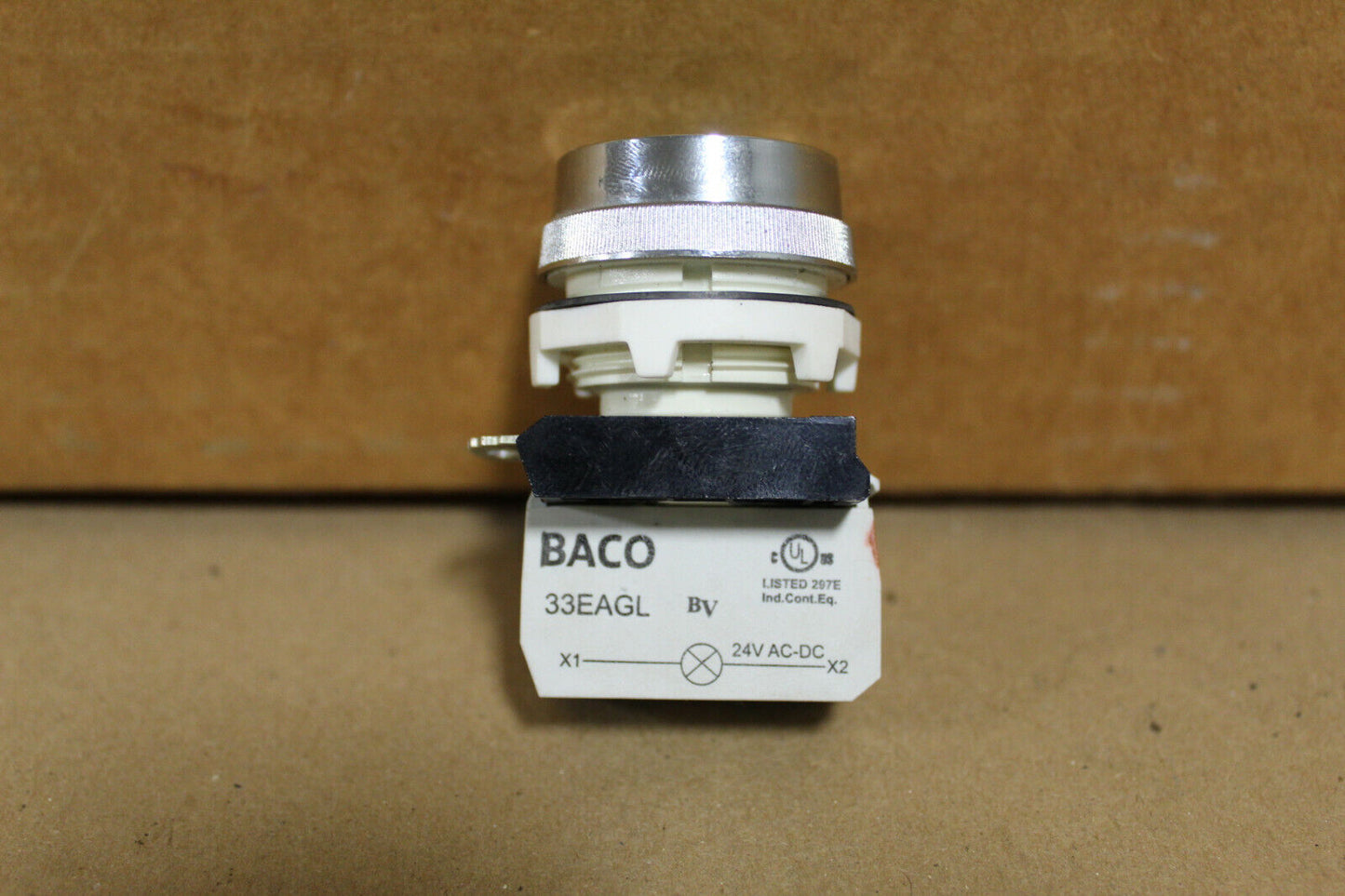 Baco L21AH20 Illuminated Green Flush Push-Button w/ 33EAGL & 33E10
