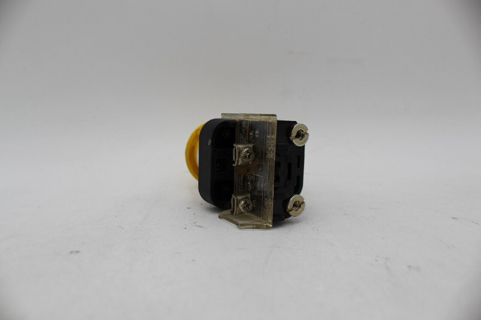 Allen-Bradley 800T-FX D4 Yellow Push Button