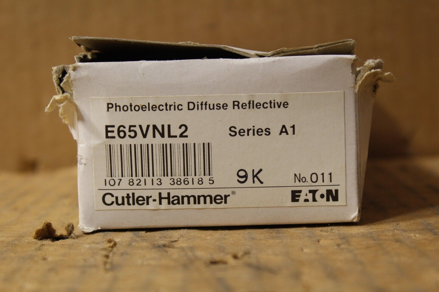 Cutler-Hammer E65VNL2 Photoelectric Sensor
