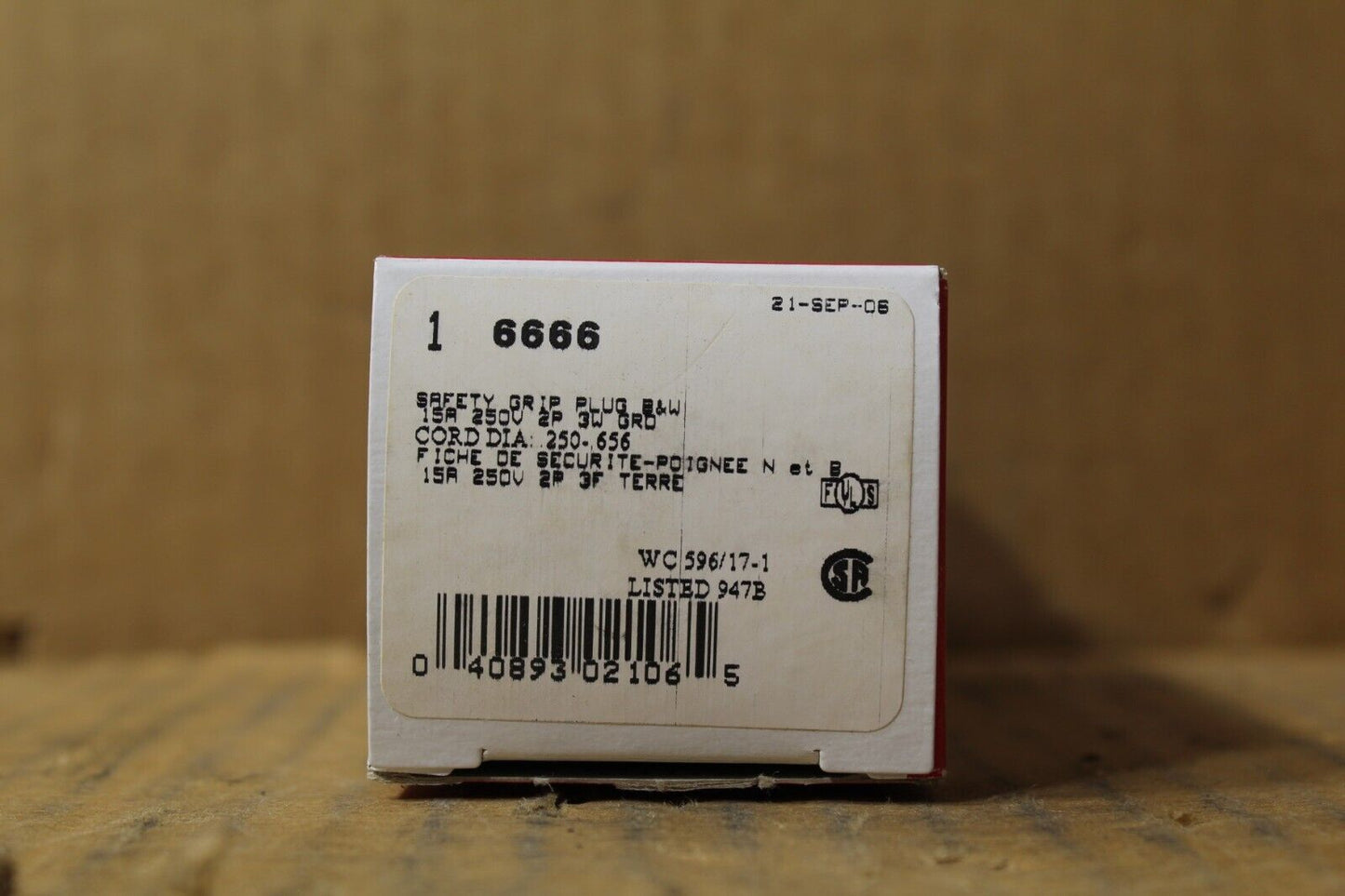 Cooper Wiring Devices 6666 Safety Grip Plug