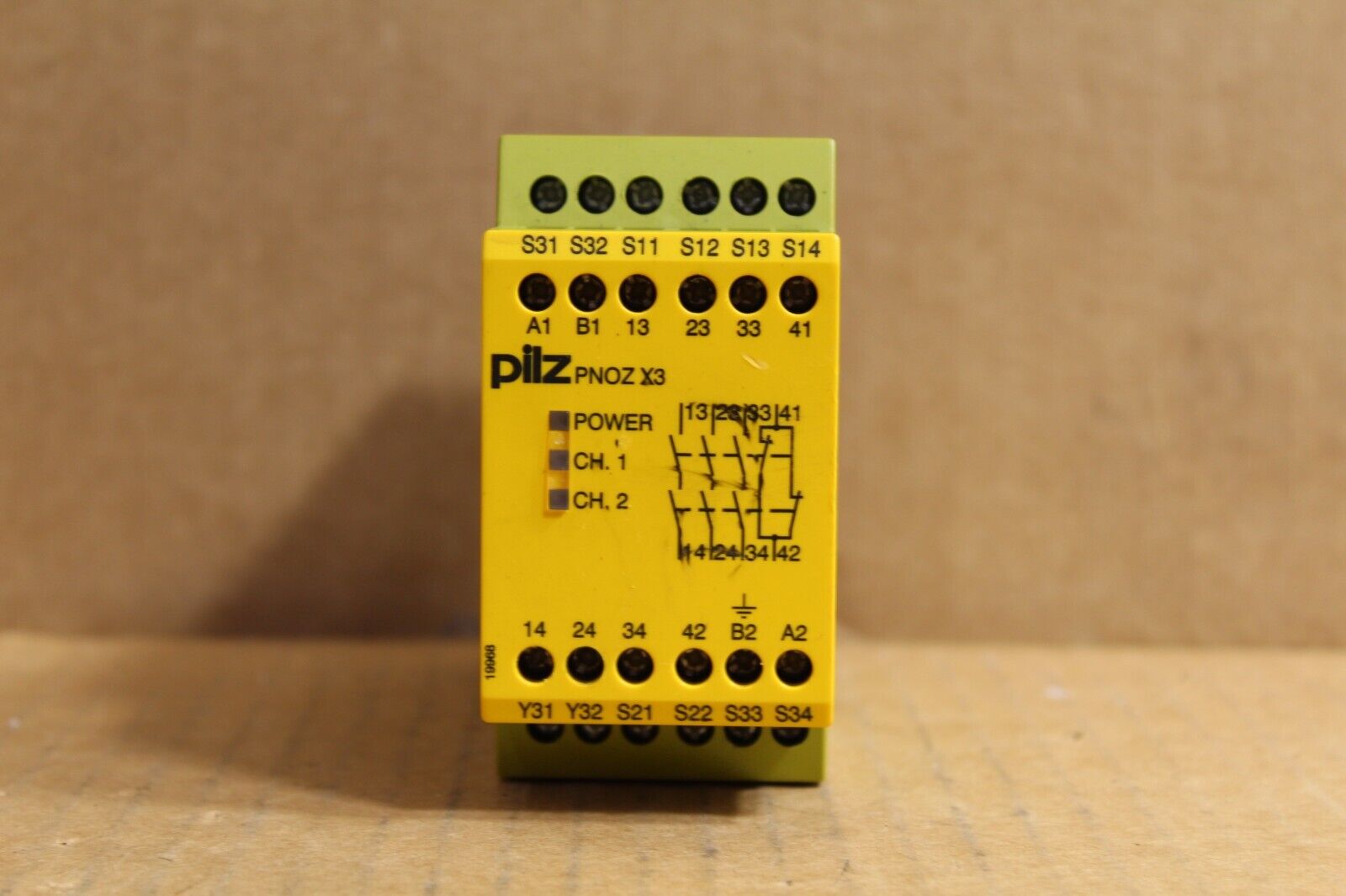 PILZ Pnoz X3 230VAC 24VDC 3n/o 1n/c 1so Safety Relay