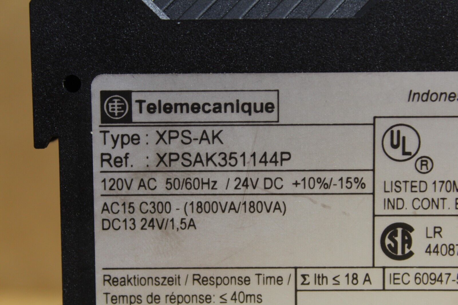 Schneider Electric Telemecanique XPSAK351144P Preventa Safety Relay