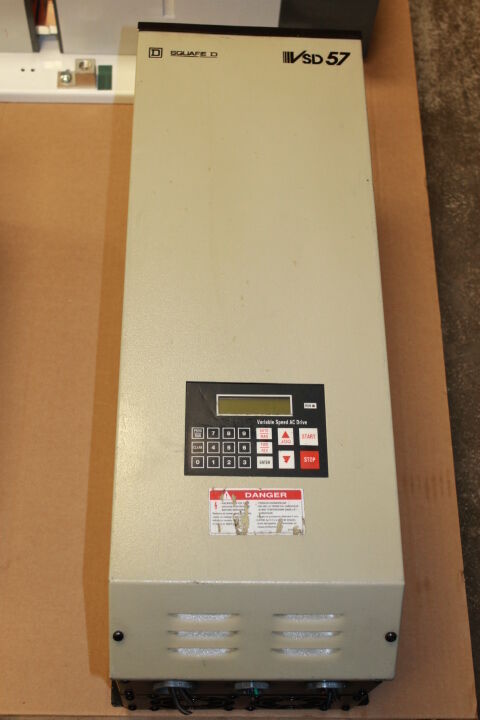 SQUARE D VSD57VD23S66 VARIABLE SPEED AC DRIVE