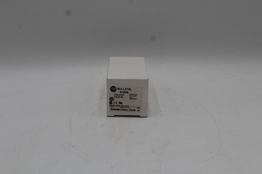 Allen-Bradley 800MB-CQAL10AB Small Square Illuminated Push Button