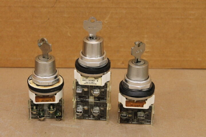 ALLEN-BRADLEY 800T-J41KE7 SER. N SWITCH