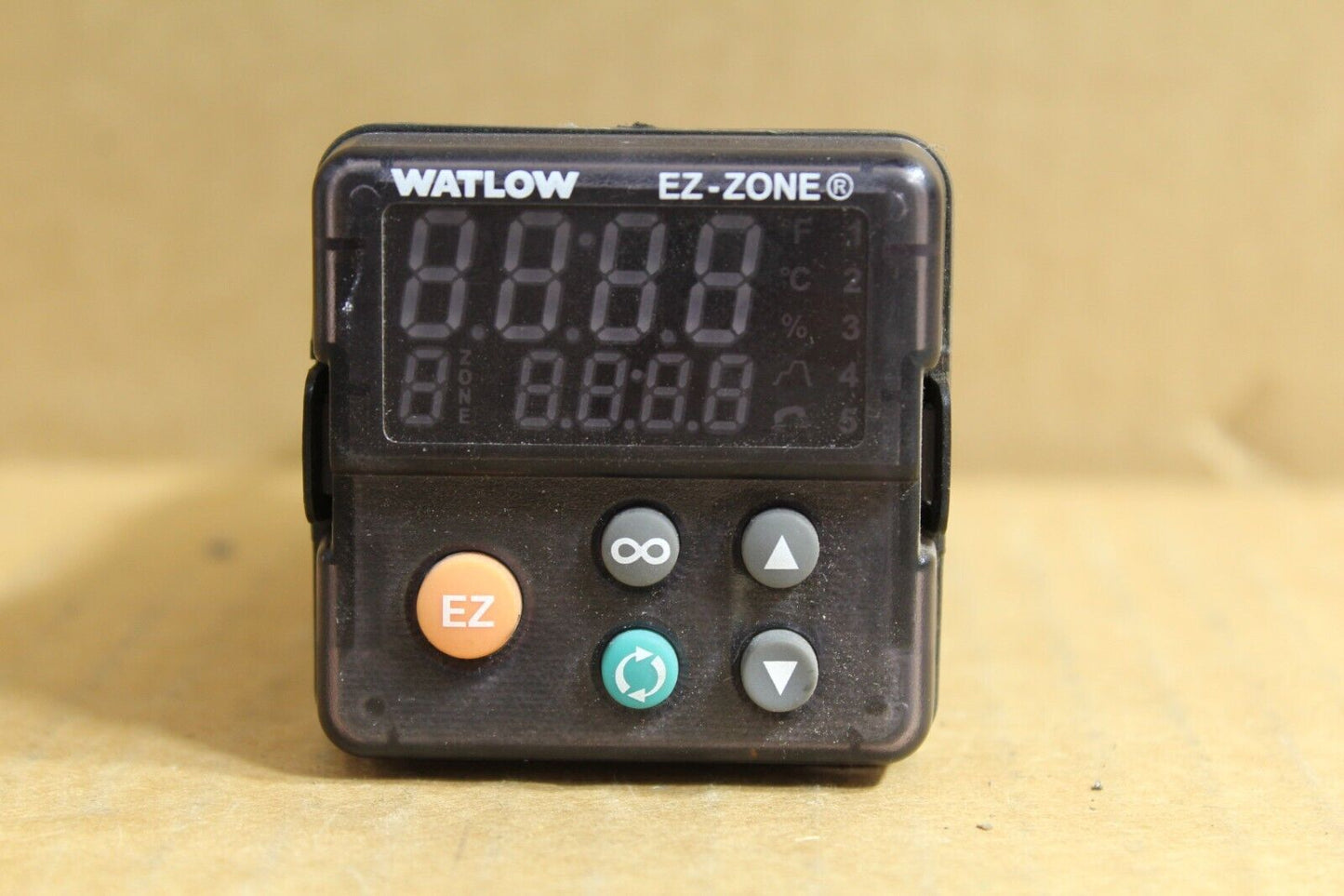 Watlow PM6L3CJ-AAAAAAA Temperature Controller