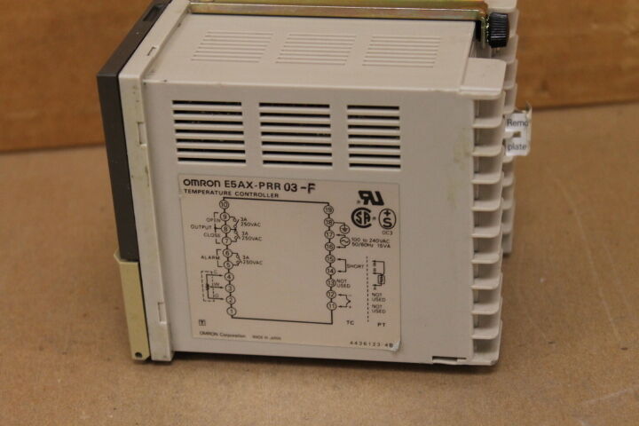 OMRON E5AX-PRR03-F TEMPERATURE CONTROLLER