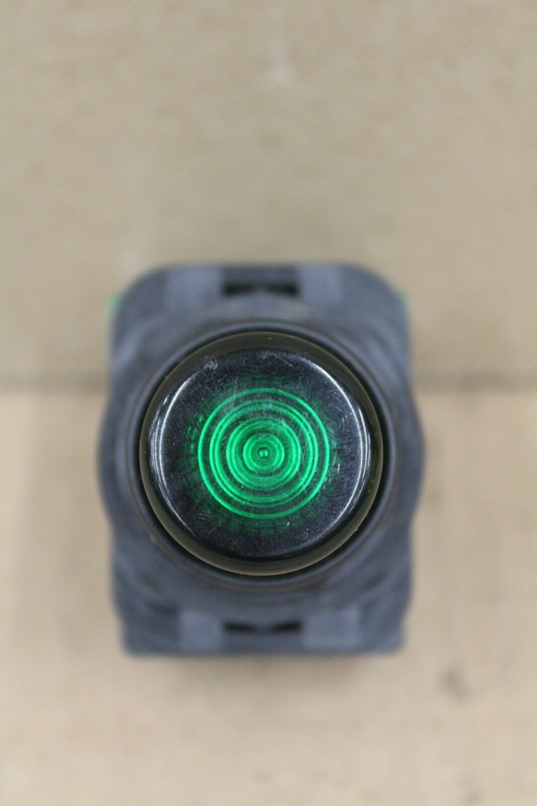 Allen Bradley 800H-QRBH2AAP Green Push Button