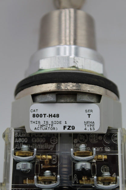 Allen-Bradley 800T-H48 2-Position Keyed Selector Switch