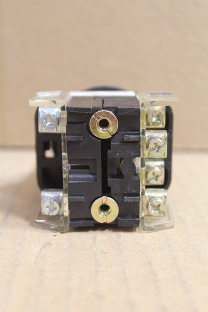 Allen Bradley 800T-QAH10G Green Push Button