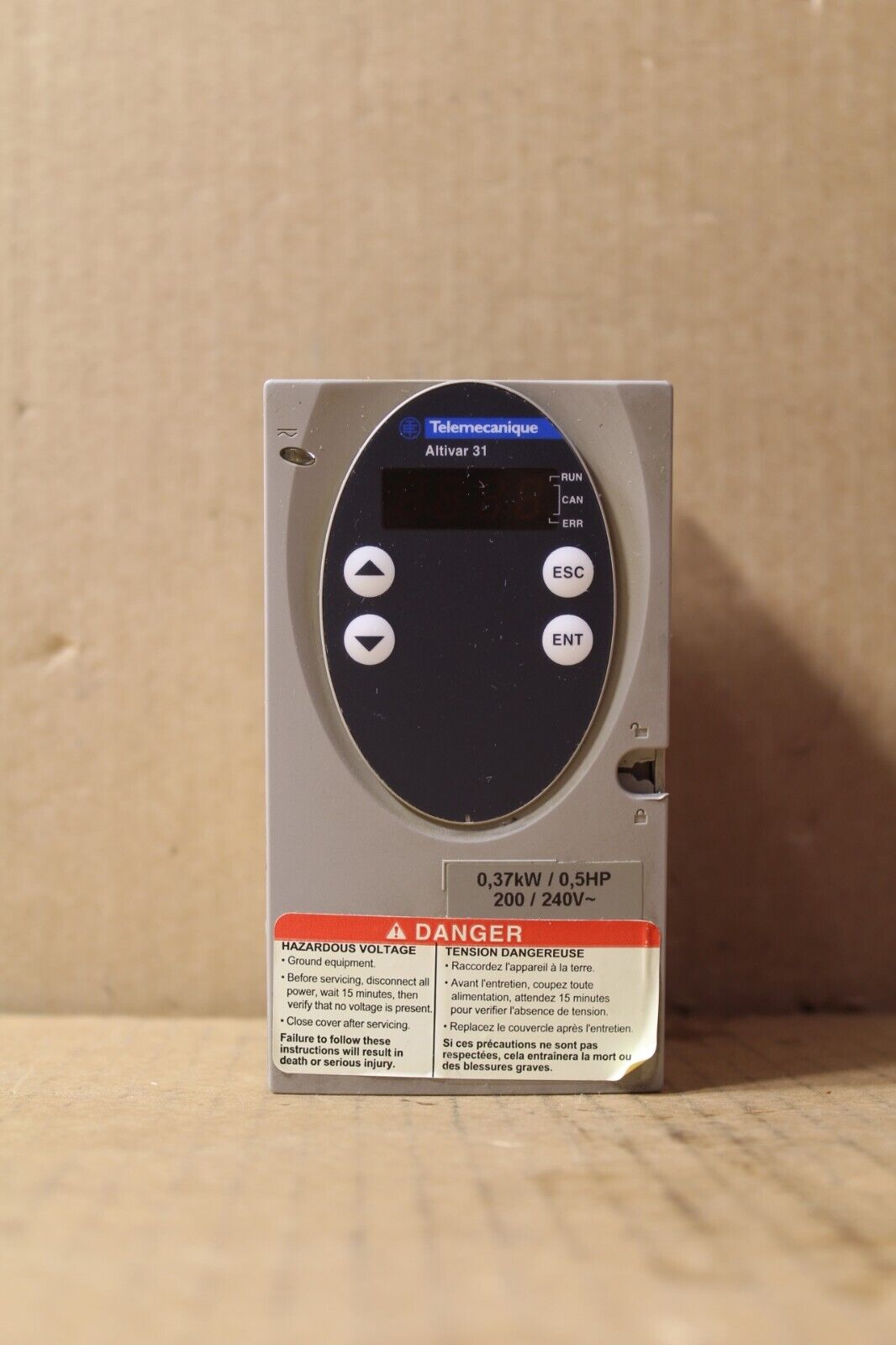 Telemecanique ATV31H037M2 Frequency Converter