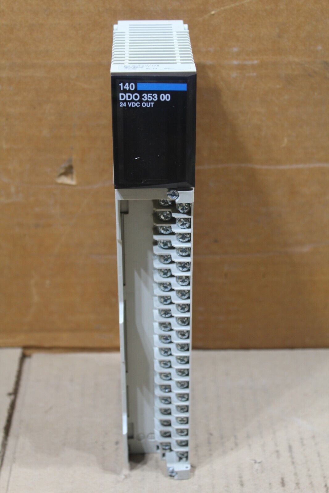 Schneider 140DDO35300 VDC Output No Cover*