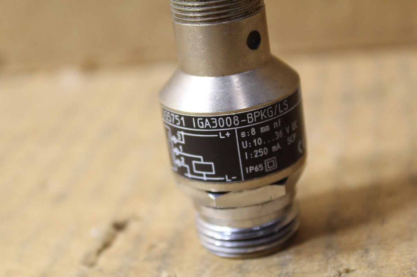 ifm electric IG5751 IGA3008-BPKG/LS Inductive Proximity Sensor