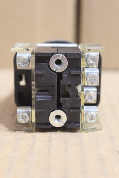Allen Bradley 800T-QBH24W White Push Button