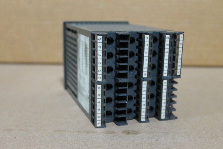 Eurotherm 2404/CC/VH/TT/R4/XX/RF/XX/YM/XX/ENG/AS248 2404 Controller