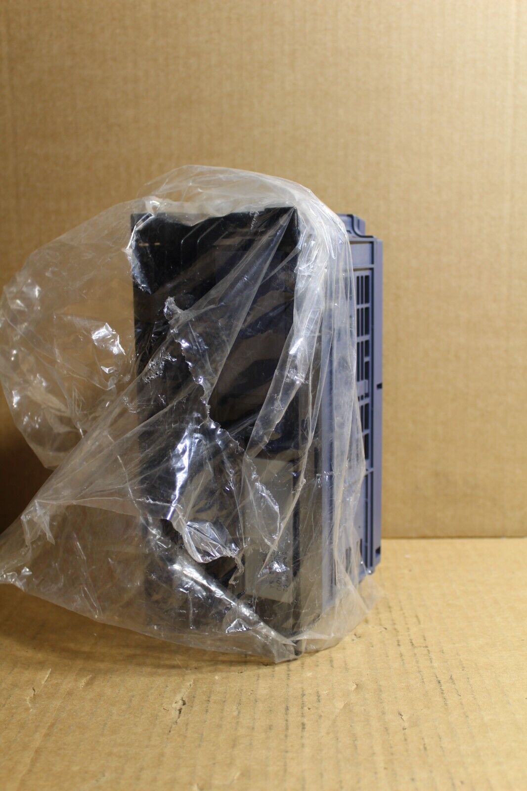 Fuji Electric FRN0.75G1S-2J Inverter