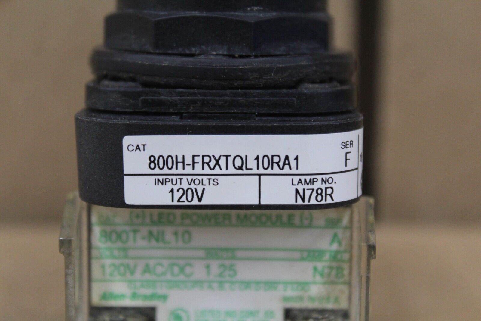 Allen Bradley 800H-FRXTQL10RA1 Red Push Button