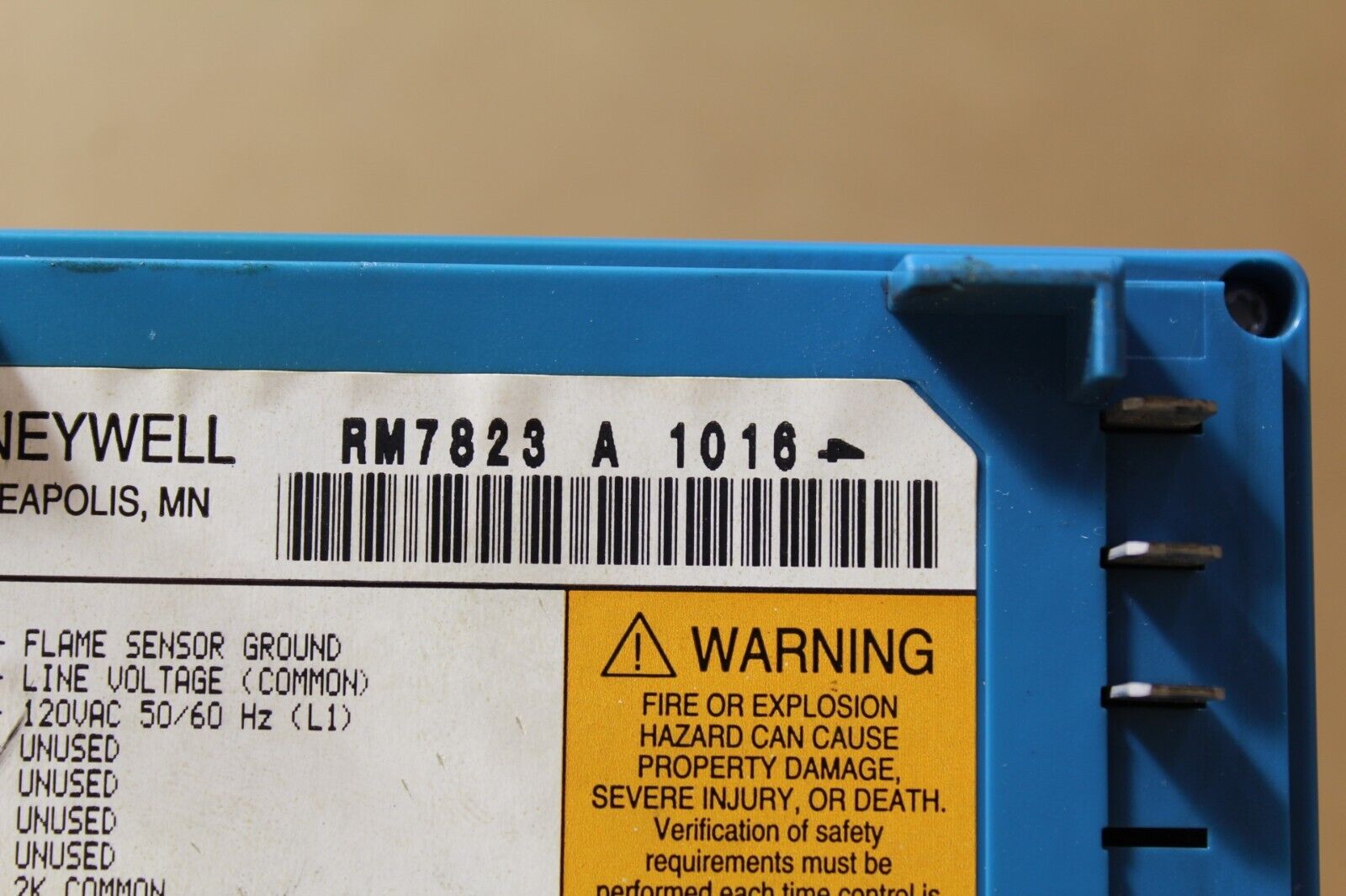 Honeywell RM7823A1016 Series 4 Burner Control Unit