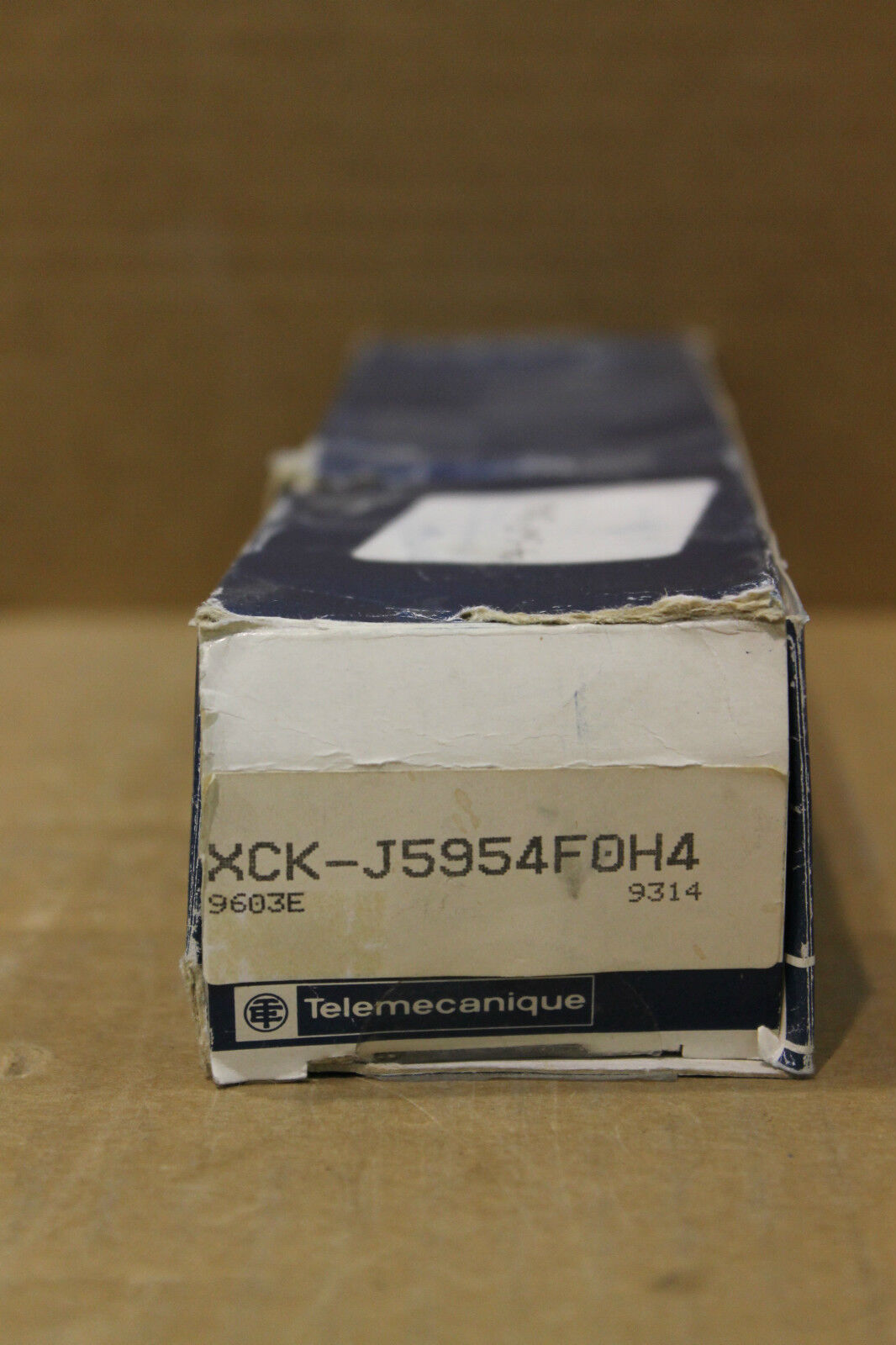 TELEMECANIQUE XCK-J5954F0H4 SAFETY INTERLOCK