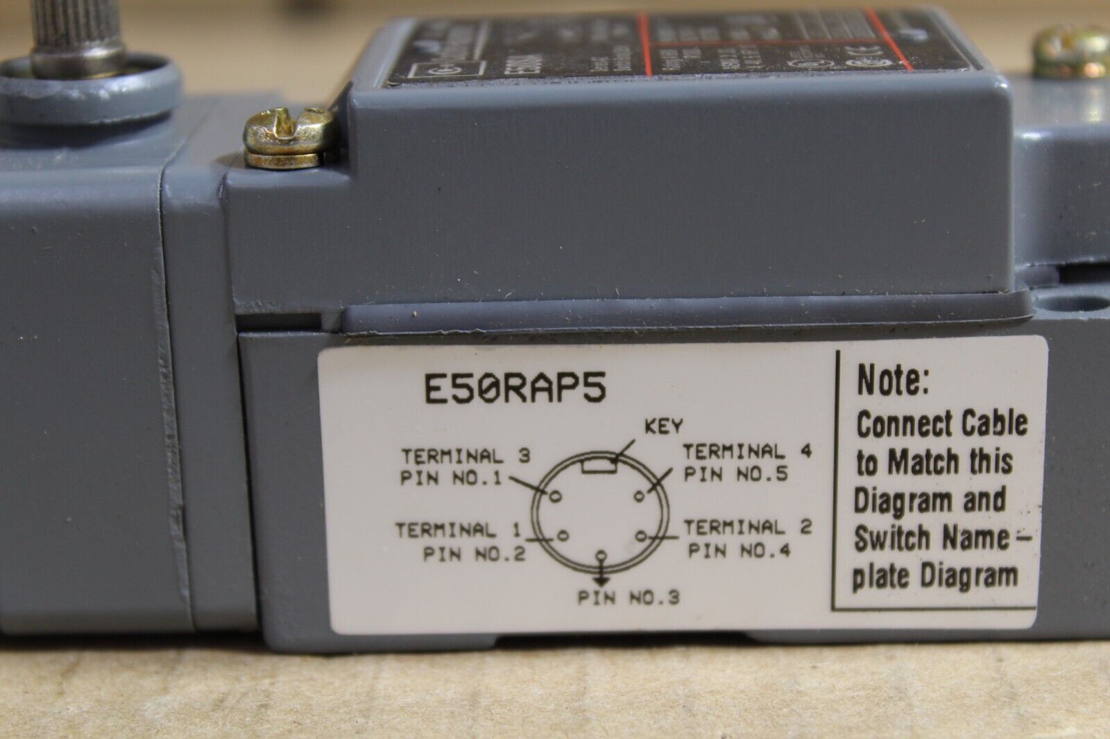 Cutler-Hammer Switch Body/Operating Head/Receptacle (E50SA/E50DL1/E50RAP5)