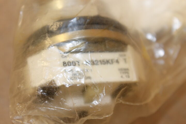 ALLEN-BRADLEY 800T-N3215KF4 SELECTOR SWITCH